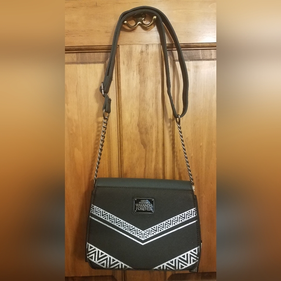 NWT Loungefly Marvel Black Panther Wakanda Forever Crossbody Bag - Picture 3 of 17
